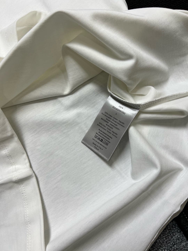 ブランドTシャツ角部分ディテール